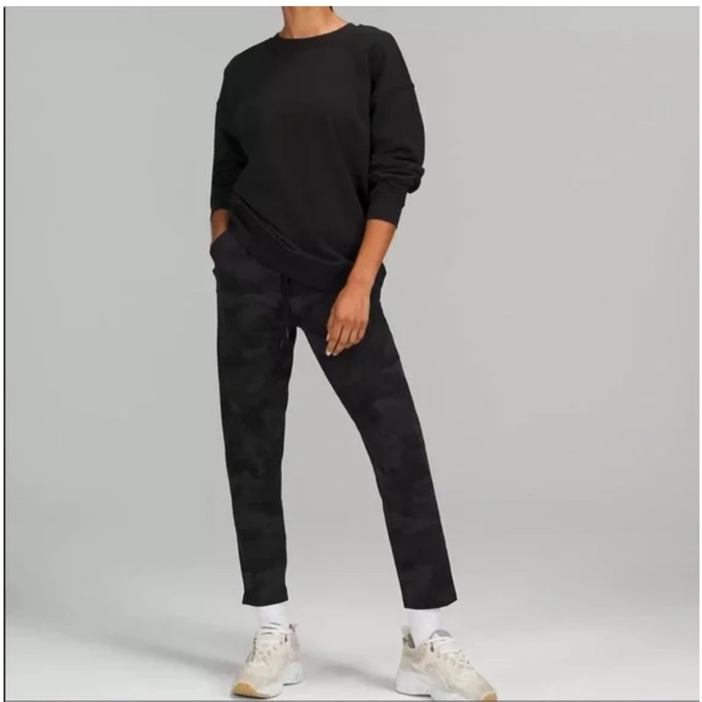 Lululemon stretch high rise Pants in Heritage 365 Camo Deep Coal